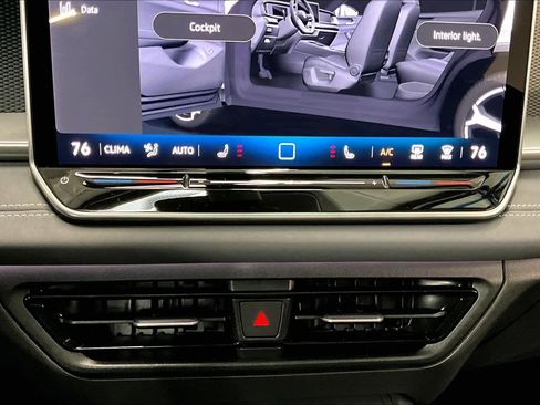 New 2026 Volkswagen Tiguan SE image 21