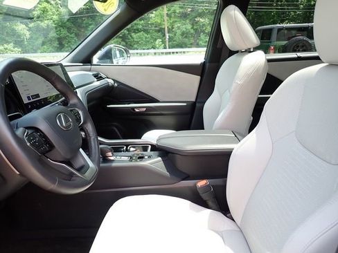 Used 2024 Lexus TX 350 AWD w/ Technology Package image 16