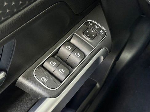 Certified 2024 Mercedes-Benz GLB 250 4MATIC image 20