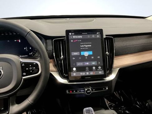 New 2026 Volvo XC90 B6 Plus w/ Protection Package Premier image 7