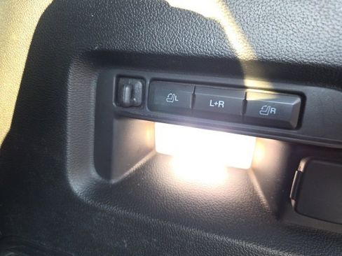 Used 2022 Ford Explorer Limited w/ Equipment Group 301A image 12