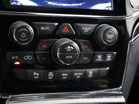 Used 2019 Jeep Grand Cherokee Limited AWD/4WD image 22
