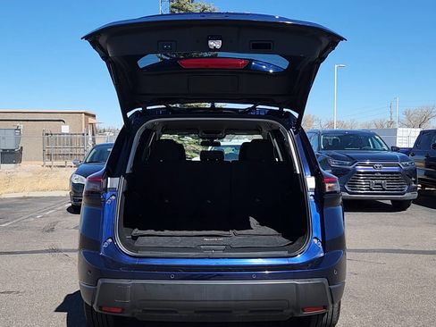 Used 2025 Nissan Rogue SV AWD/4WD image 18