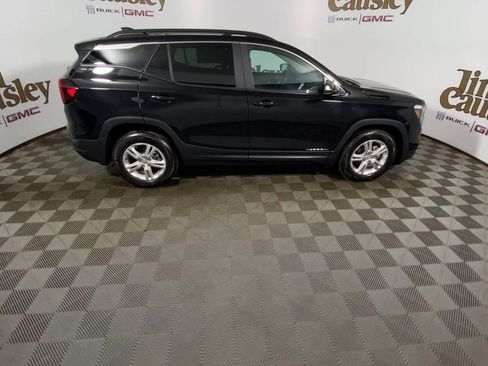 Used 2023 GMC Terrain SLE w/ Driver Convenience Package image 9