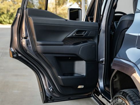 Used 2026 Lexus GX 550 image 92