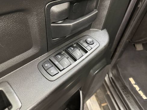Used 2018 RAM 2500 Tradesman w/ Chrome Appearance Group AWD/4WD image 12