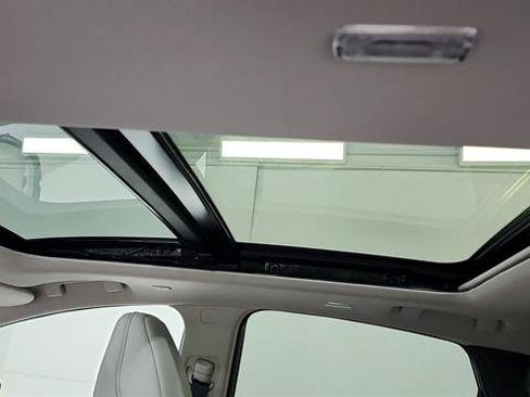 Certified 2025 Nissan Murano SL AWD/4WD image 11