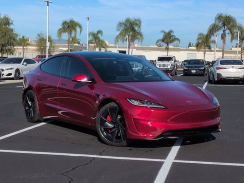 Used 2024 Tesla Model 3 Performance image 2