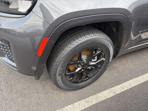 New 2026 Jeep Grand Cherokee Altitude AWD/4WD image 4