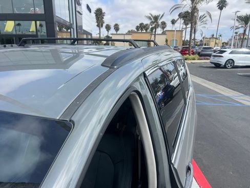 Used 2022 Chrysler Pacifica Touring-L FWD image 35