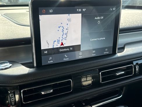 Used 2023 Lincoln Aviator AWD w/ Premium Package image 24