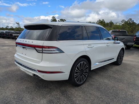 Used 2023 Lincoln Aviator Black Label w/ Class IV Trailer Tow Package image 4