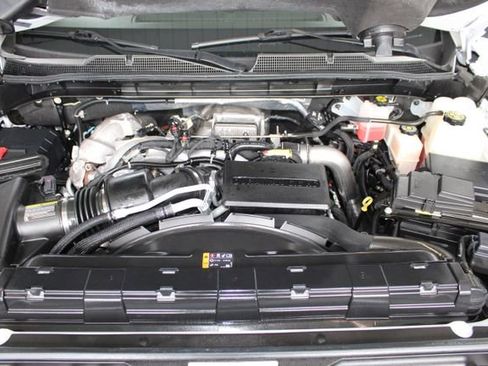 Used 2022 Chevrolet Silverado 2500 LT w/ Convenience Package image 28