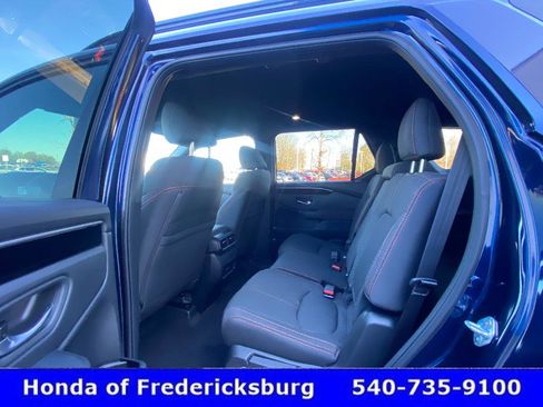 Certified 2025 Honda Pilot Sport image 14