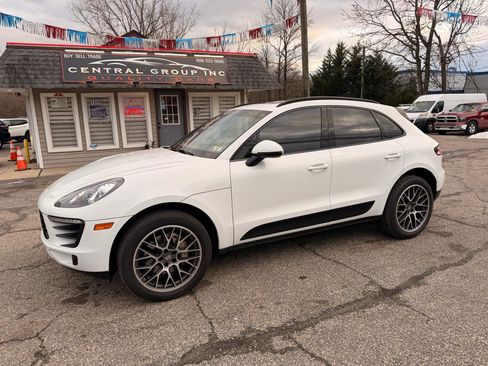 Used 2016 Porsche Macan S w/ Premium Package Plus image 3