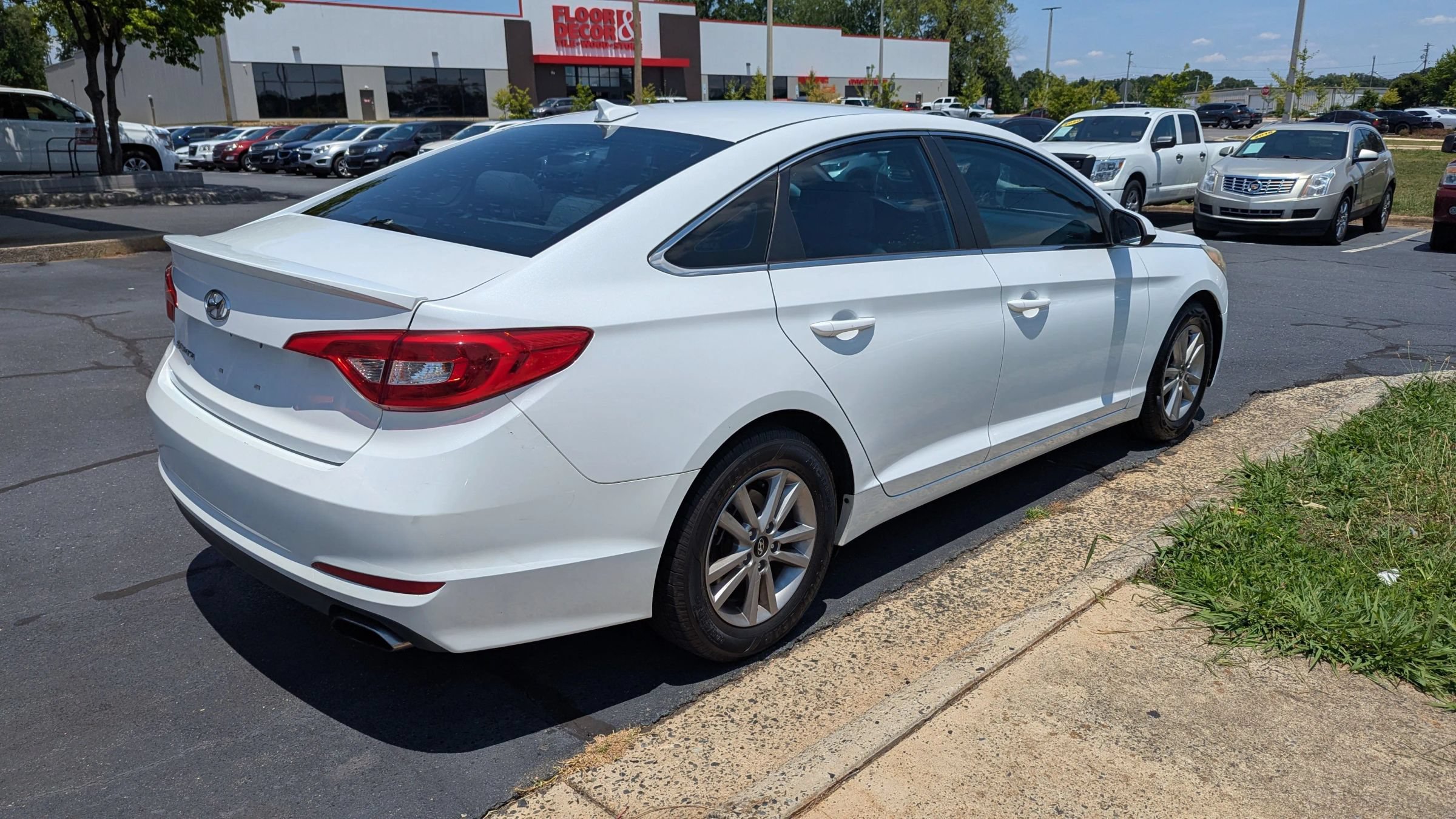 Used 2015 Hyundai Sonata SE FWD image 7