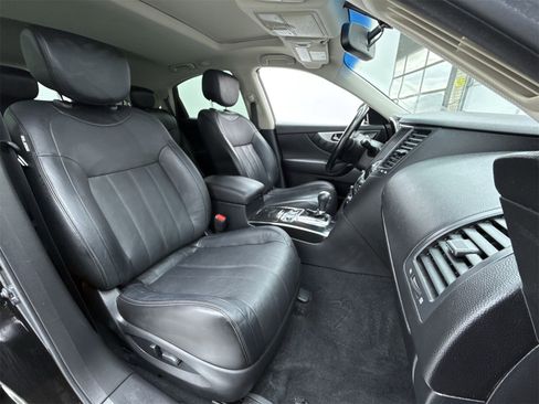Used 2017 INFINITI QX70 2WD image 13
