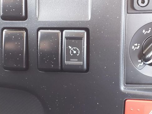 New 2025 Chevrolet Low Cab Forward image 9