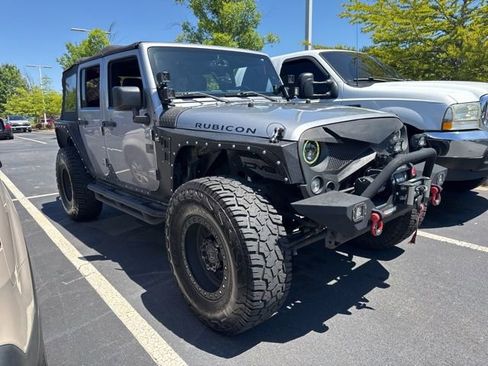 Used 2014 Jeep Wrangler Unlimited Rubicon w/ Connectivity Group AWD/4WD image 5