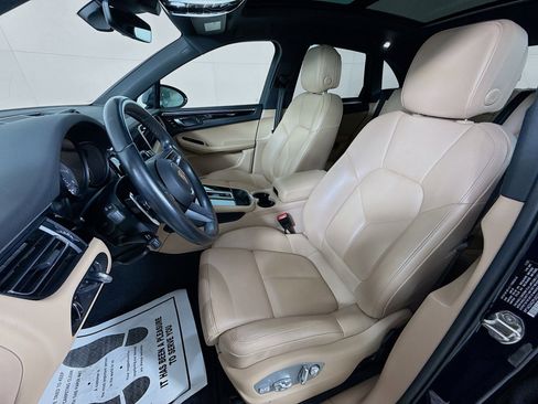 Certified 2023 Porsche Macan S AWD/4WD image 5