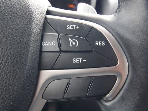 Used 2017 Jeep Grand Cherokee Altitude AWD/4WD image 21