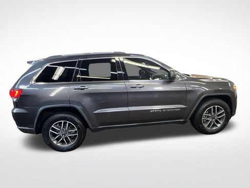 Used 2019 Jeep Grand Cherokee Laredo w/ 18" Wheel & 8.4" Radio Group RWD image 7