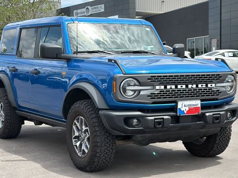 Used 2025 Ford Bronco Badlands AWD/4WD image 3