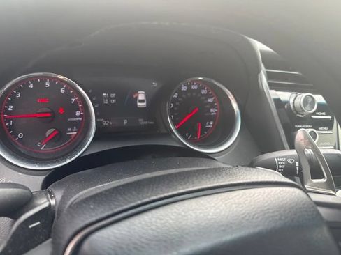 Used 2018 Toyota Camry XSE FWD image 2