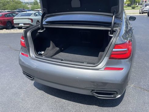 Used 2016 BMW 750i RWD image 37