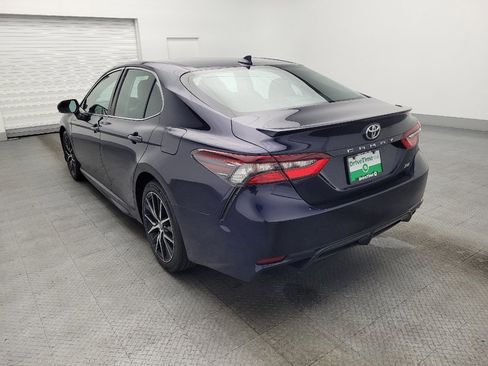 Used 2022 Toyota Camry SE image 5