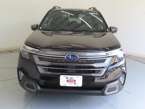 Certified 2025 Subaru Forester Limited w/ Popular Package #1 AWD/4WD image 9