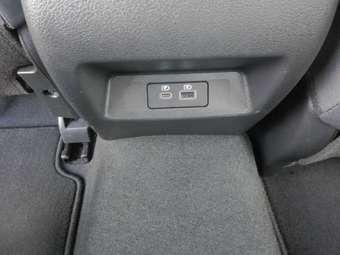 Used 2025 Nissan Altima 2.5 SV FWD image 19