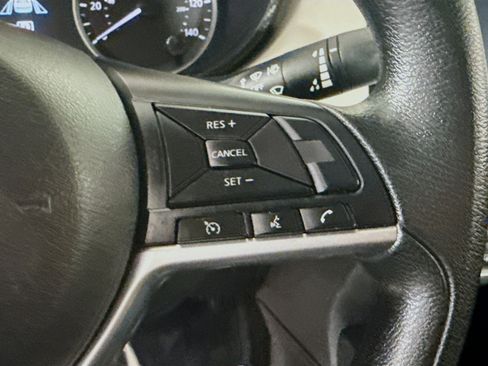 Used 2022 Nissan Versa SV w/ Trunk Package FWD image 15