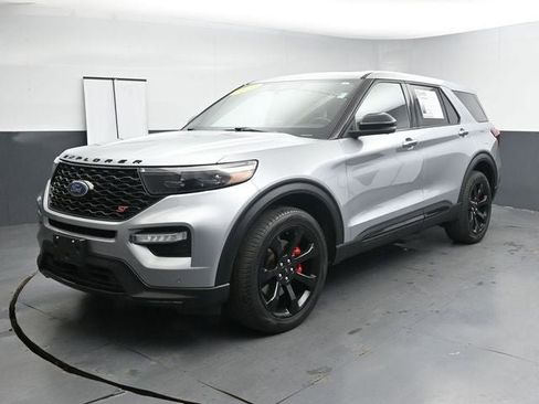 Certified 2022 Ford Explorer ST w/ Equipment Group 401A AWD/4WD image 4