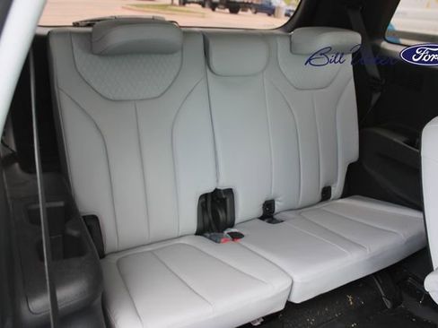 Used 2022 Hyundai Palisade SEL w/ Premium Package FWD image 13