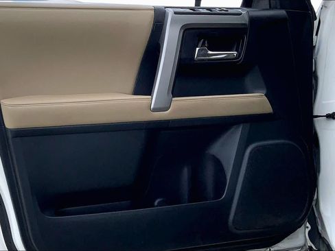 Used 2015 Toyota 4Runner SR5 Premium RWD image 20