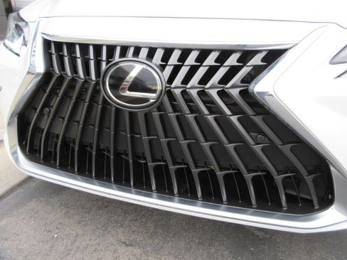 Used 2025 Lexus ES 350 w/ Premium Package image 15