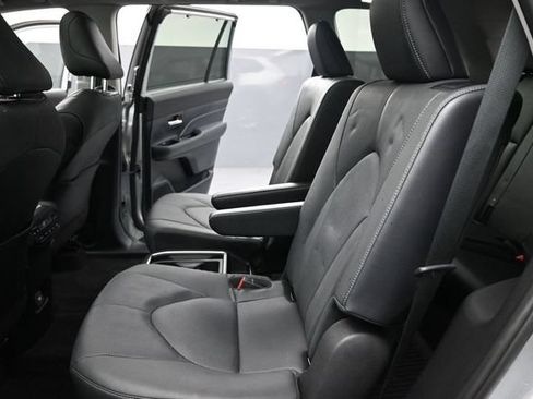 Used 2024 Toyota Grand Highlander AWD image 20