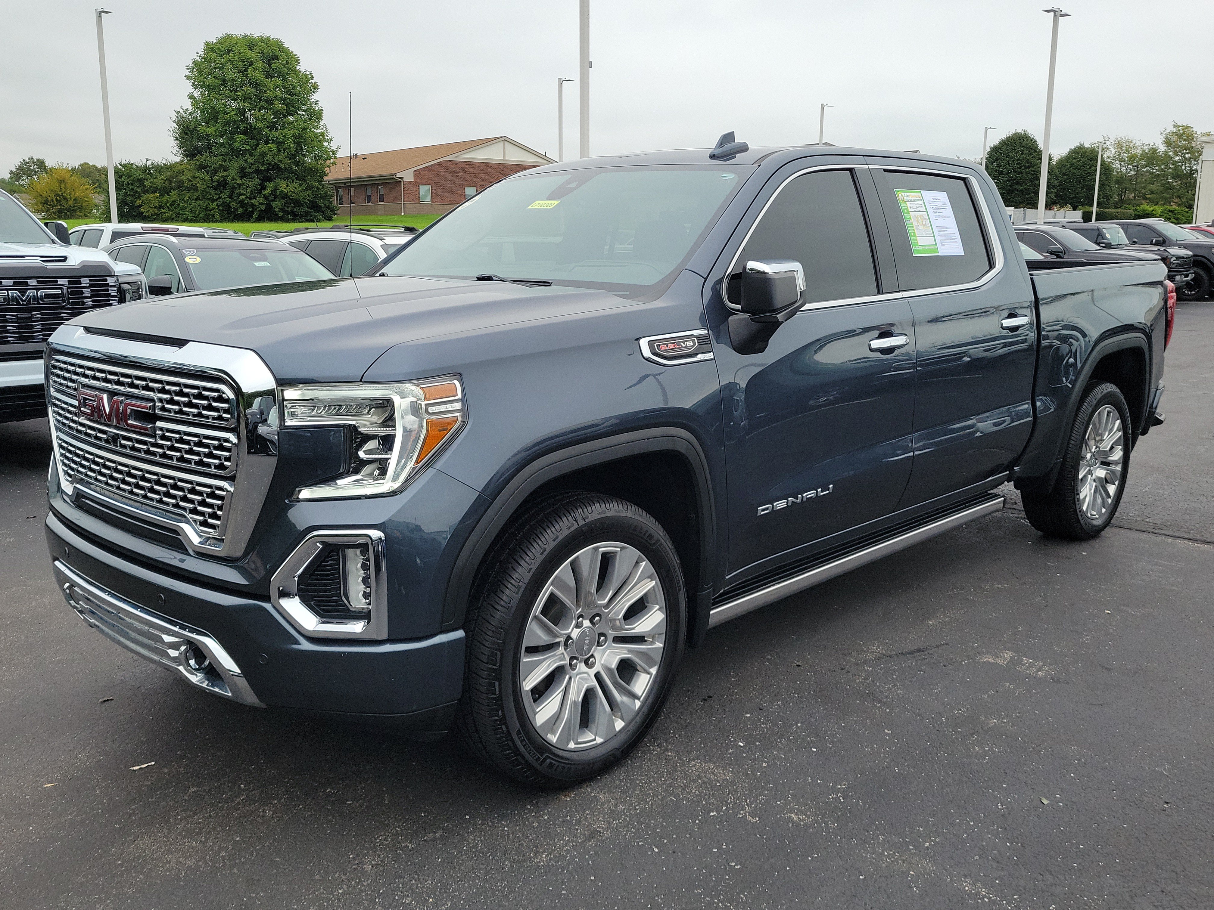 Used 2021 GMC Sierra 1500 Denali w/ Denali Ultimate Package AWD/4WD image 2