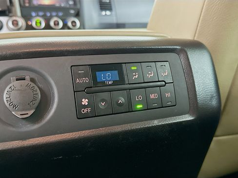 Used 2016 Toyota Sequoia Limited w/ Safety & Convenience Package image 28