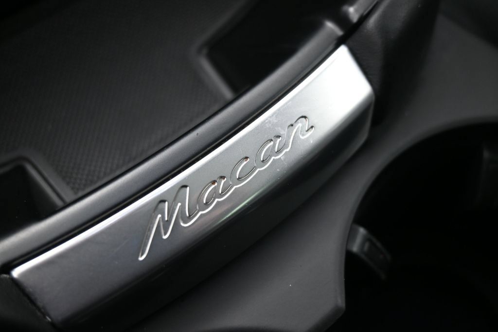 Certified 2024 Porsche Macan Turbo AWD/4WD image 19