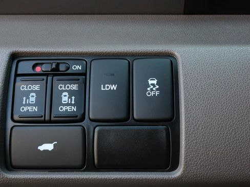 Used 2016 Honda Odyssey EX-L image 23