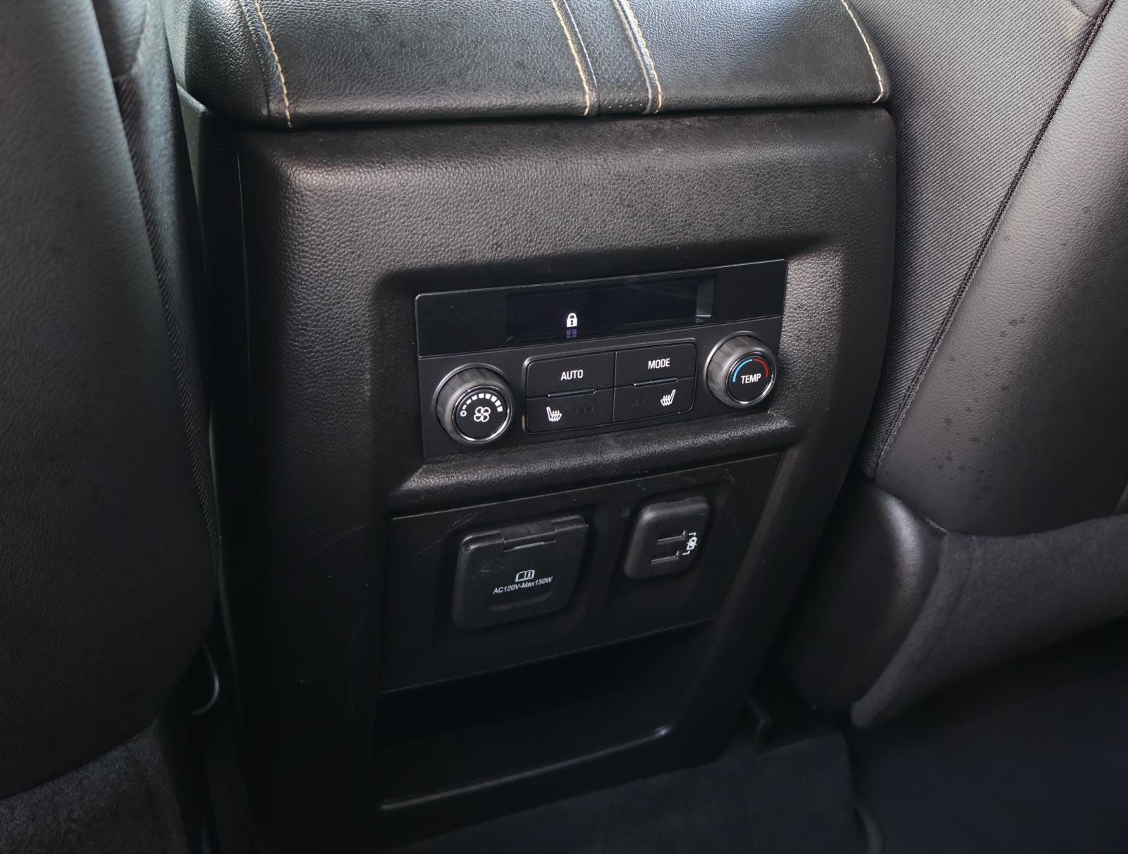 Used 2023 Chevrolet Traverse Premier FWD image 15
