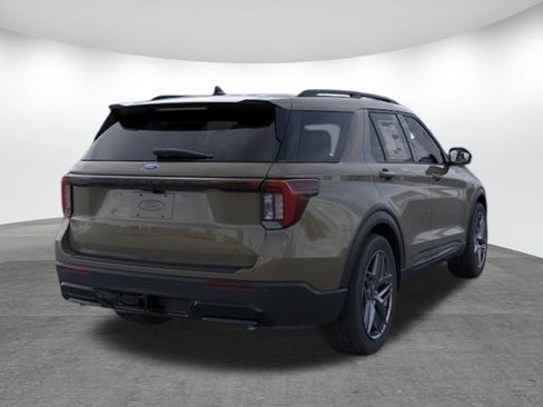 New 2026 Ford Explorer ST-Line w/ ST-Line Street Pack image 8