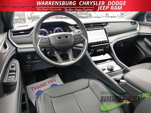 New 2025 Jeep Grand Cherokee L Limited w/ Luxury Tech Group II AWD/4WD image 15