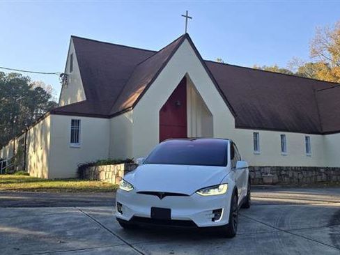 Used 2018 Tesla Model X 75D image 24