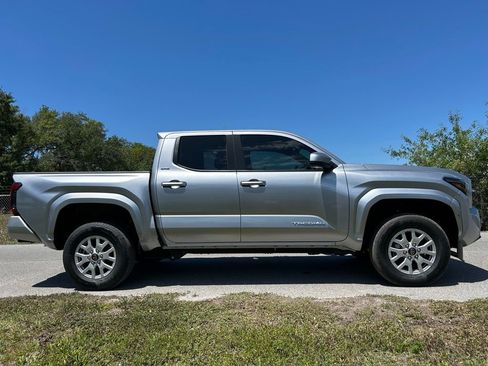 Certified 2025 Toyota Tacoma SR5 RWD image 6
