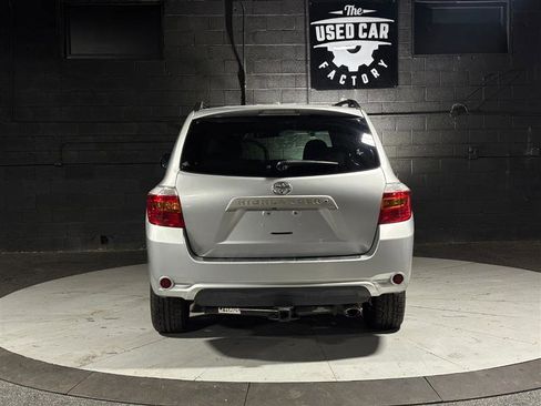 Used 2010 Toyota Highlander SE image 3