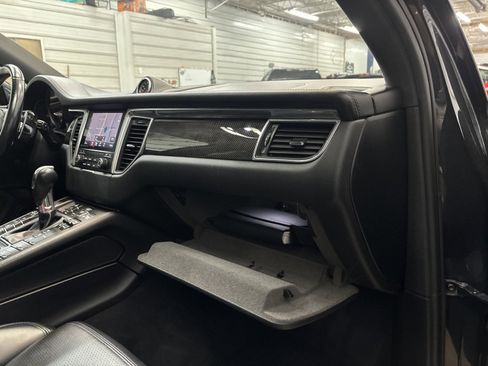 Used 2018 Porsche Macan GTS image 32