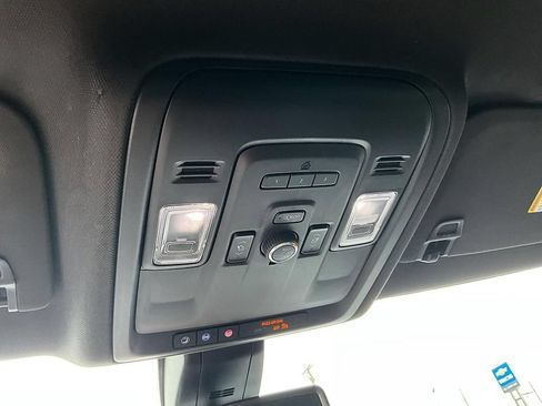 Used 2022 GMC Yukon AT4 w/ Technology Package AWD/4WD image 29